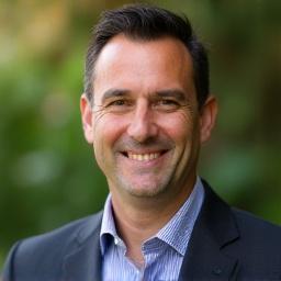 Retrato de Rodrigo Salazar, fundador de Nutria Nexus.